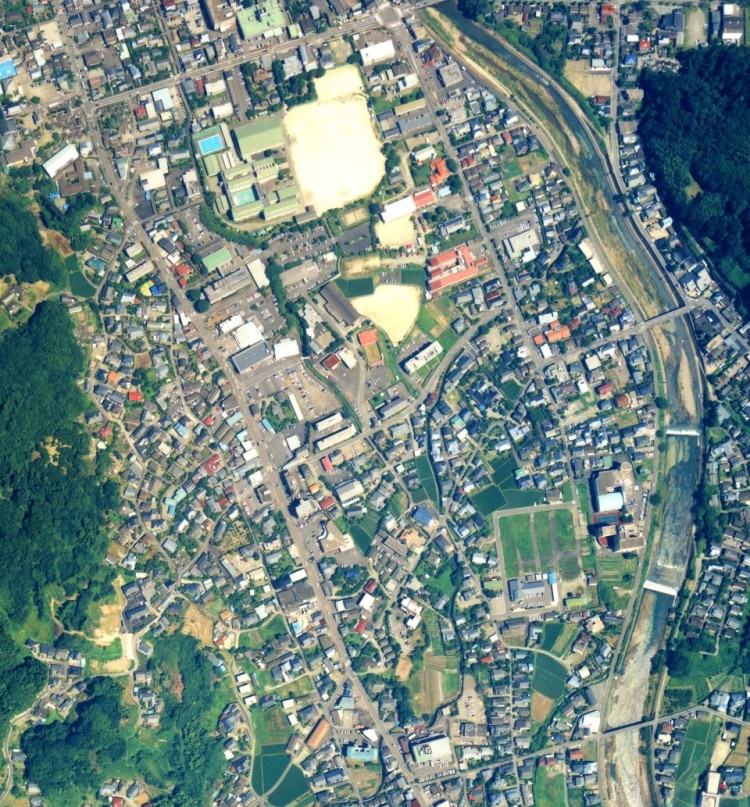 人吉市土手町周辺の空中写真