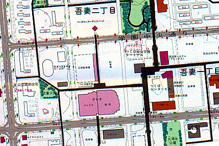 画像：公共、研究、商業などの建物区分と街路樹が区分されて記入されている。