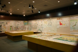 写真：地図と測量の科学館作品展示風景１