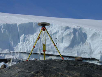 南極での基準点測量
