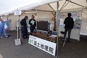 大規模津波防災総合訓練でのパネル展示の写真
