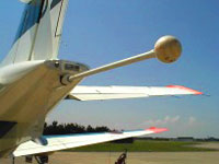 航空機「くにかぜⅡ」に設置したプロトン磁力計