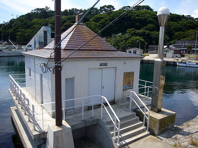 Photograph of Tobishima Tide Station (image)