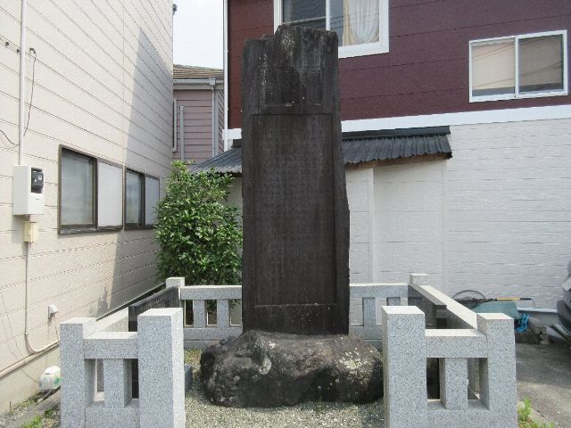 震災追弔の碑の写真