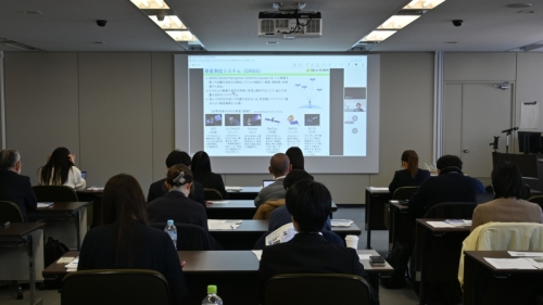 説明会の様子「電子基準点」